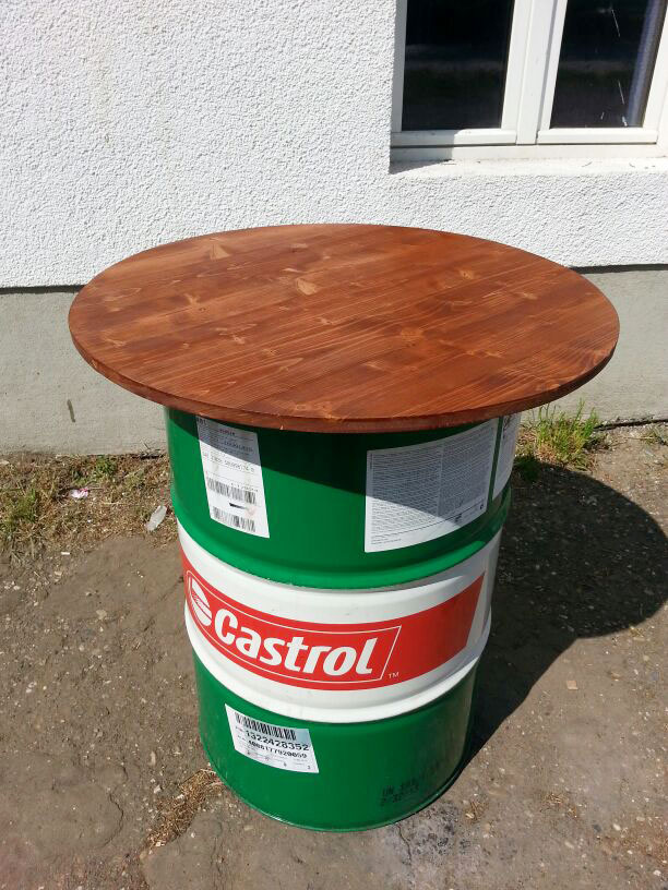 Neue Stehtische